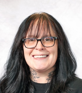 Staff member Amanda Debri from ID_2d2b5c