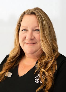 Staff member Alisa Hahn from ID_d63379