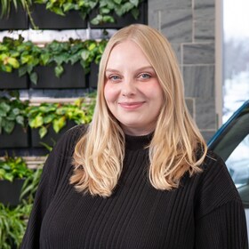 Staff member Allison Walson from ID_e95647