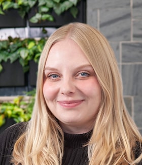 Staff member Allison Walson from ID_2f55d8