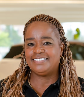 Staff member Lenore Parvu from ID_6bc628