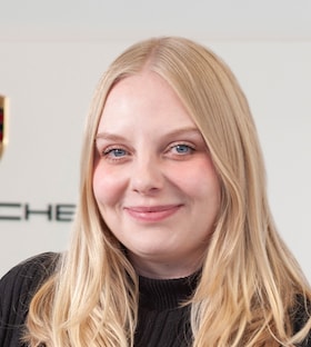 Staff member Allison Walson from ID_1ca499