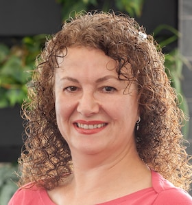 Staff member Irma Dollani from ID_2f55d8