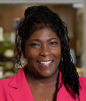 Staff member Gina Walker from ID_0d8e02