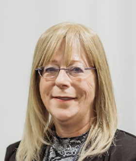 Staff member Carolyn Morrissey from ID_b30c1369f112