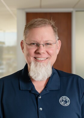 Staff member John Moore from ID_27309cd902da