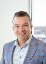 Staff member Colin Barrett from ID_49ed2e