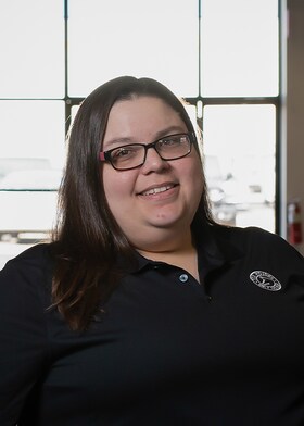 Staff member Alisha Leach from ID_0f296e167340