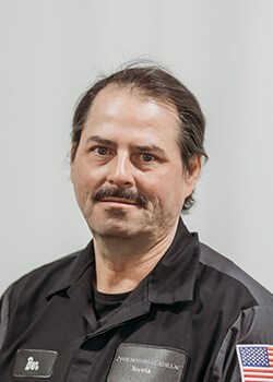 Staff member Bennie Cowgill from ID_702b52
