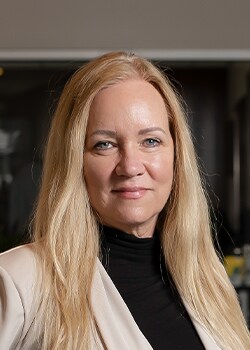 Staff member Kim Harbaugh from ID_49c036