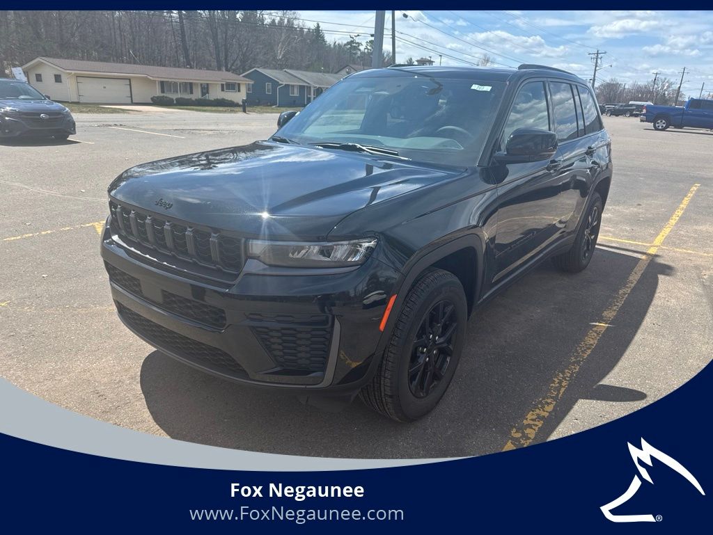 2026 Jeep Grand Cherokee Laredo Altitude 4x4's photo