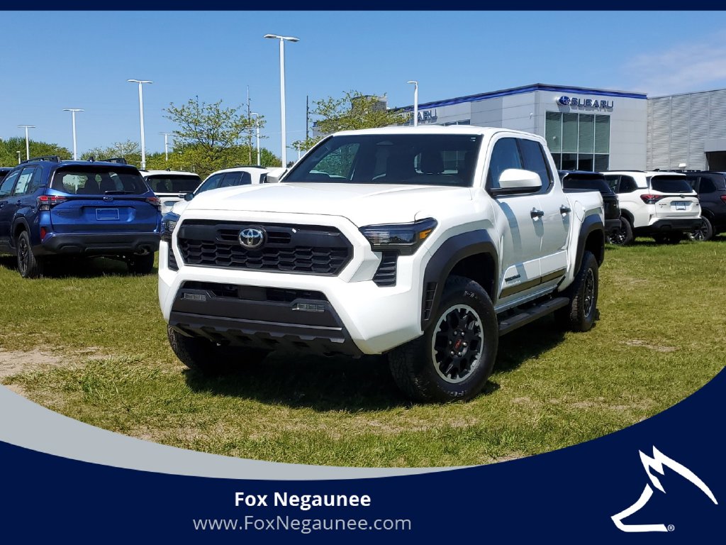 Used 2025 Toyota Tacoma SR5 Truck Double Cab