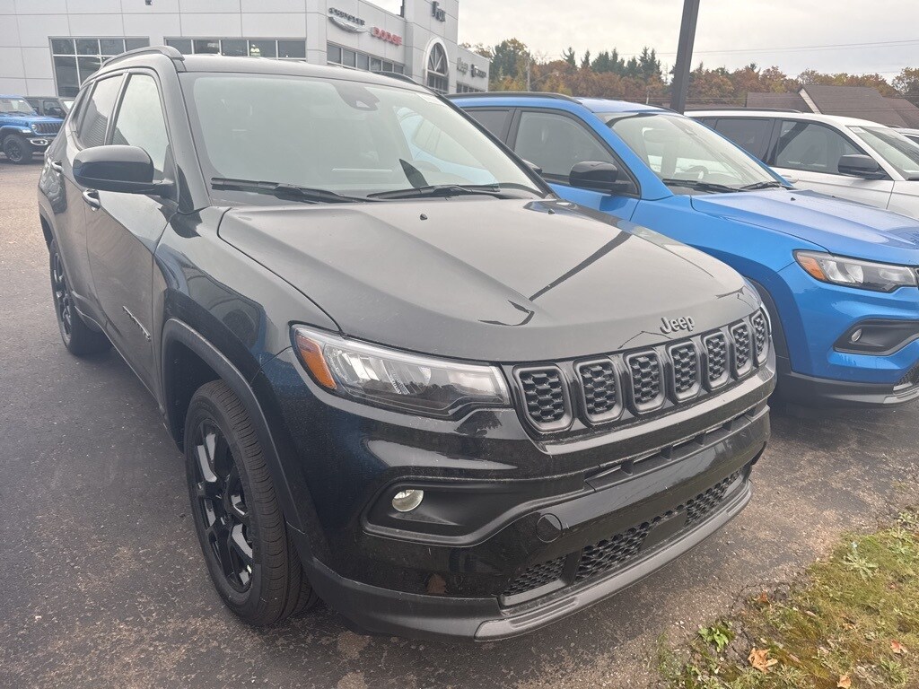 2026 Jeep Compass Latitude Altitude Sport photo 2