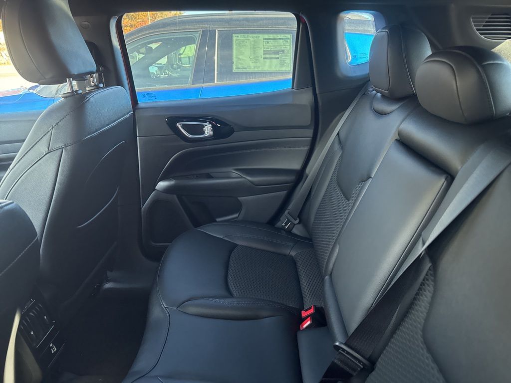 2026 Jeep Compass Altitude Special Edition - Photo 6