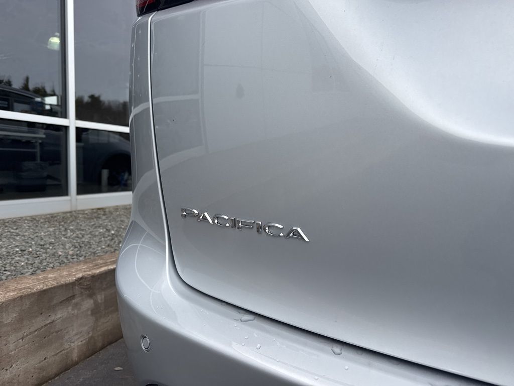 2026 Chrysler Pacifica Limited - Photo 14
