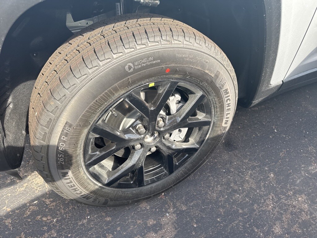 2025 Jeep Grand Cherokee Altitude photo 3