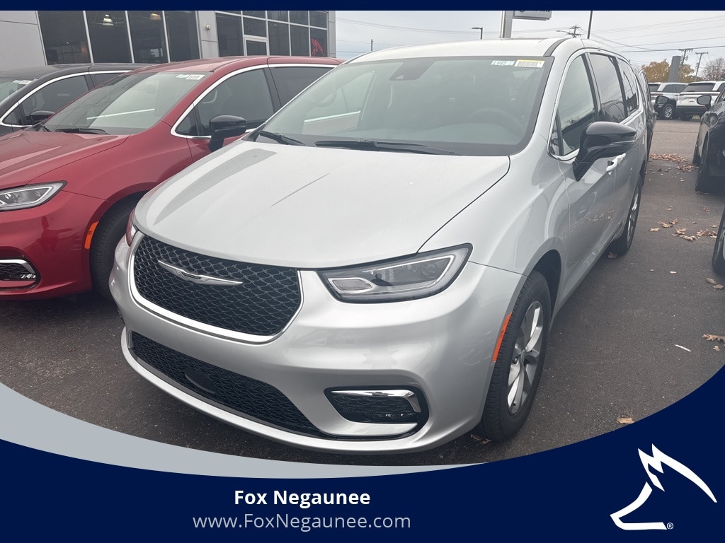 New 2026 Chrysler Pacifica SELECT AWD Passenger Van