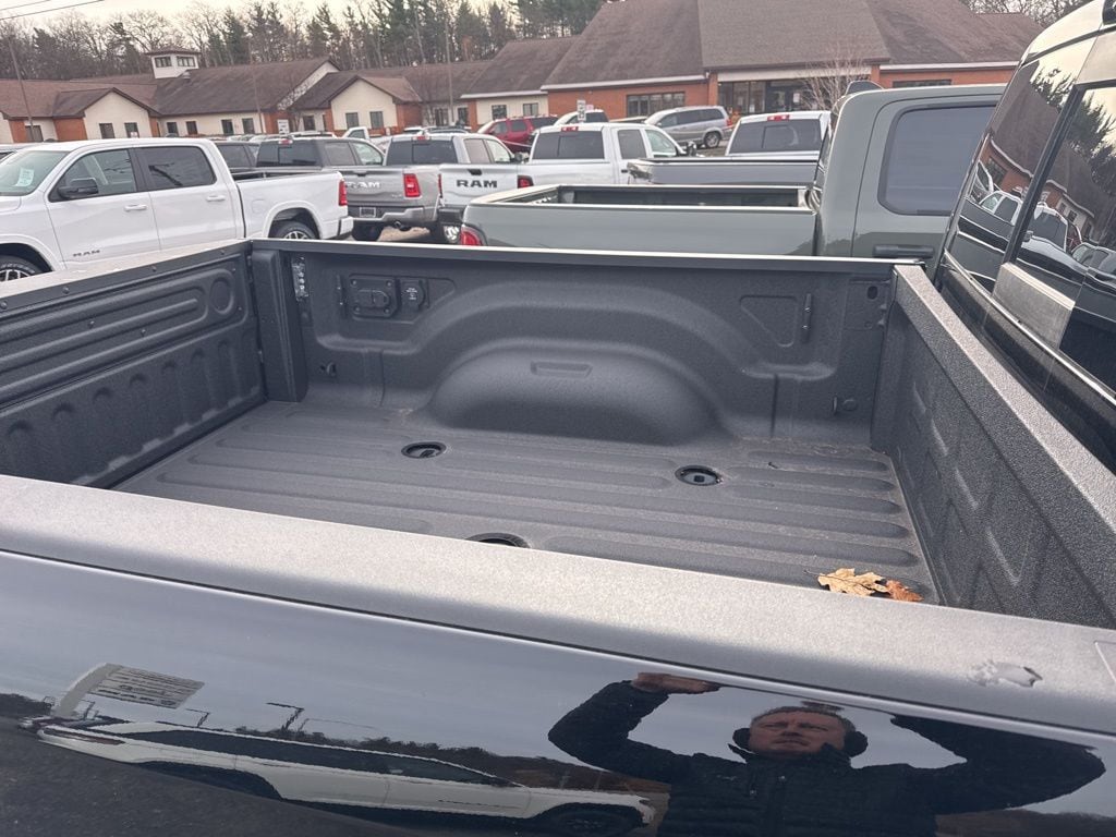2026 RAM 3500 Laramie - Photo 15