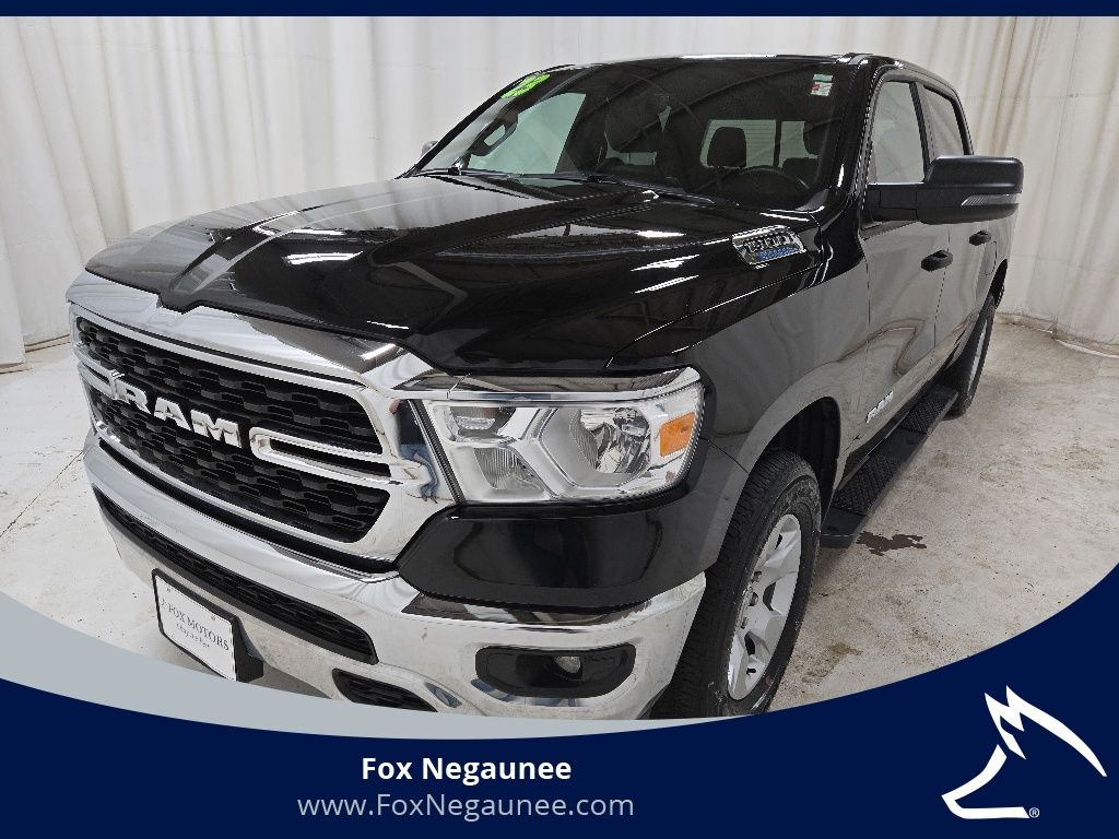 2023 RAM 1500 Big Horn/Lone Star 4x4 Crew Cab 5'7's photo