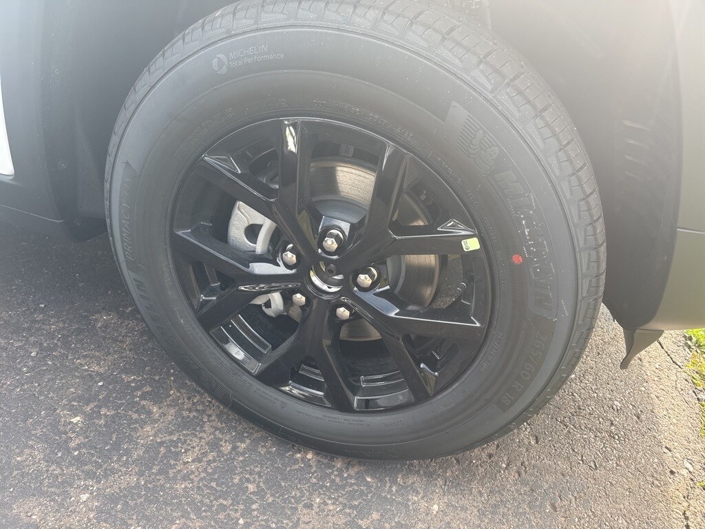 2025 Jeep Grand Cherokee Altitude photo 4