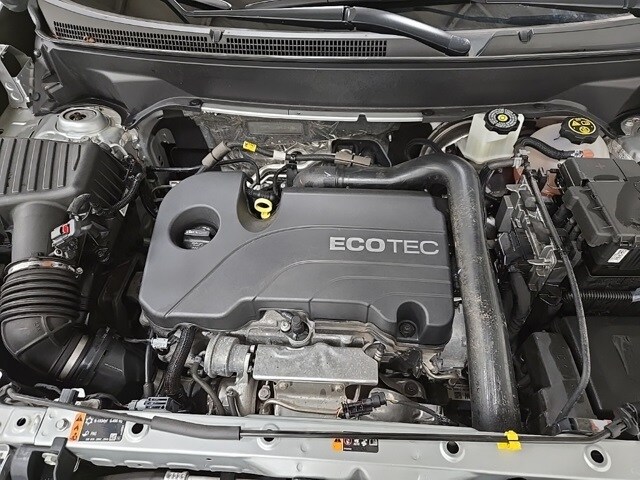 2022 Chevrolet Equinox LT photo 3