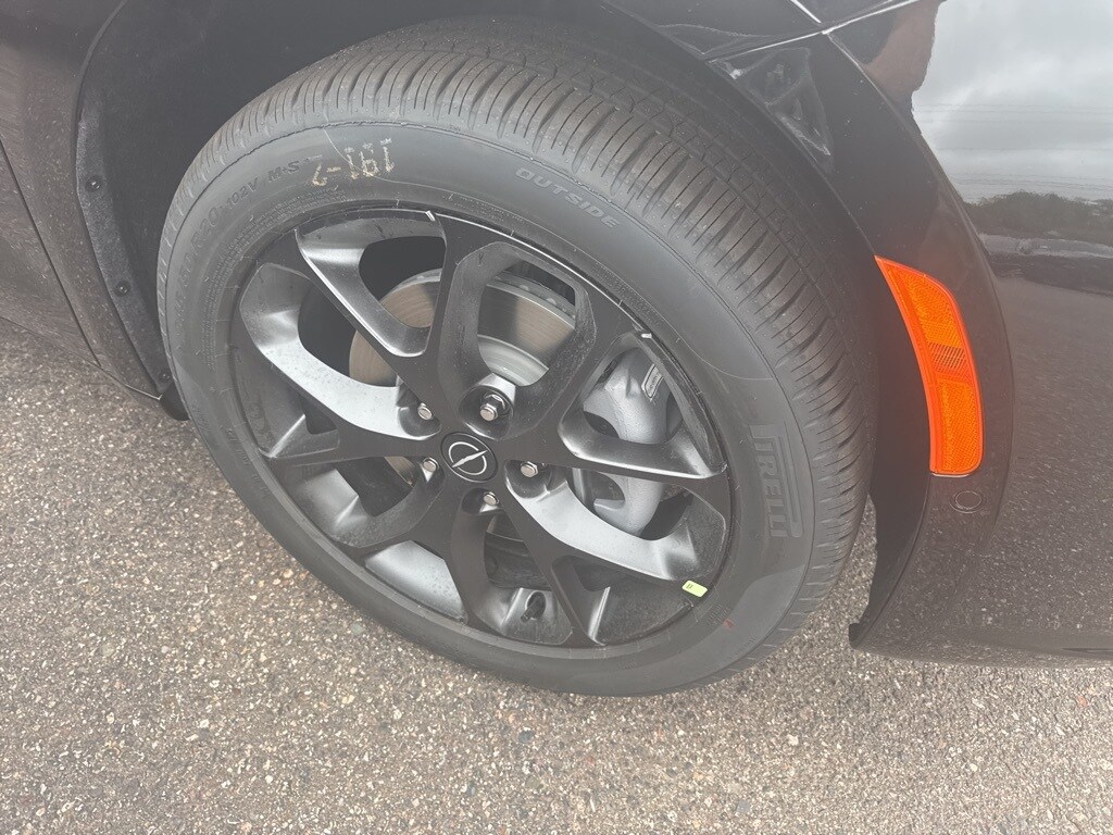 2026 Chrysler Pacifica Limited photo 4