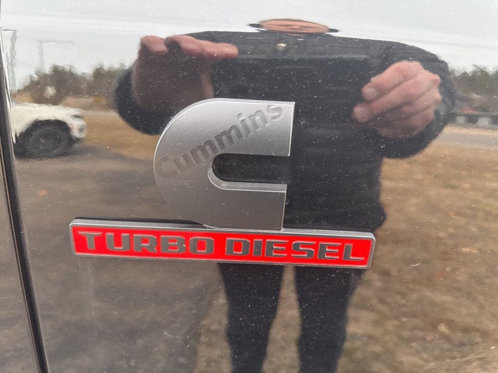 2026 RAM 3500 Laramie - Photo 9