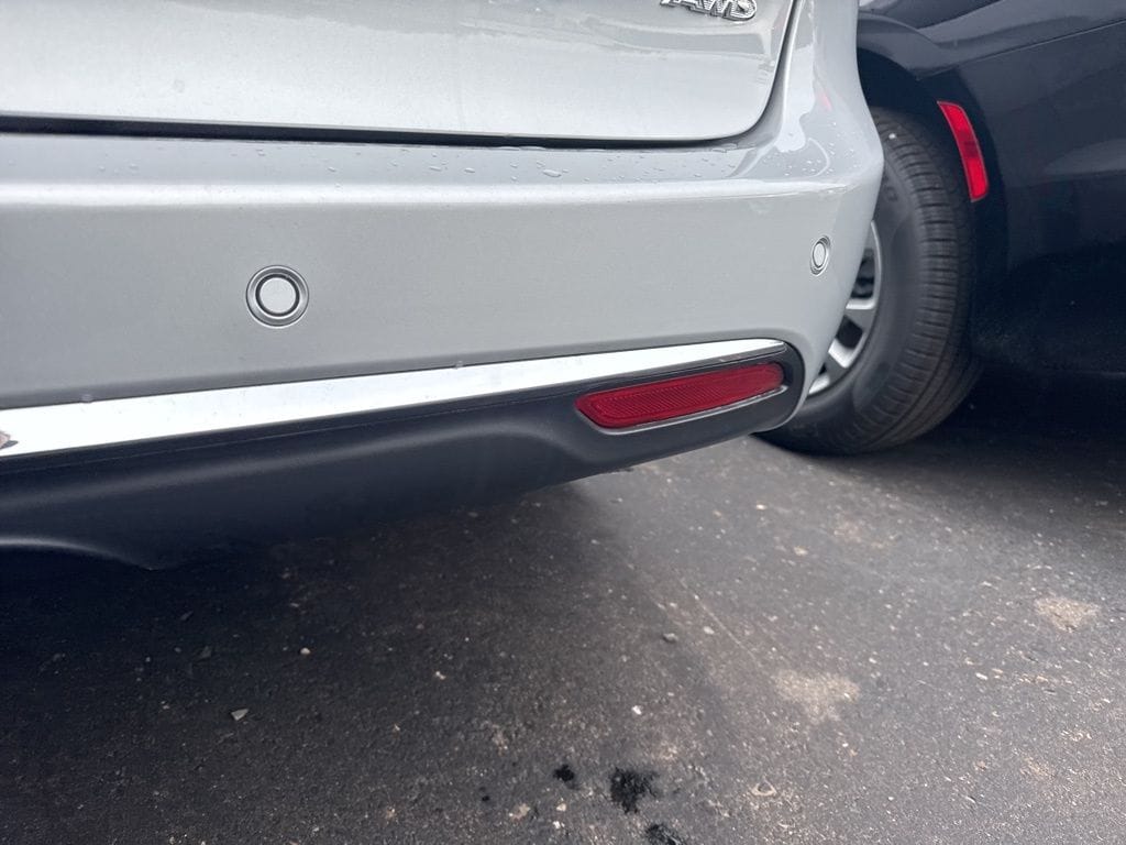 2026 Chrysler Pacifica Limited - Photo 12