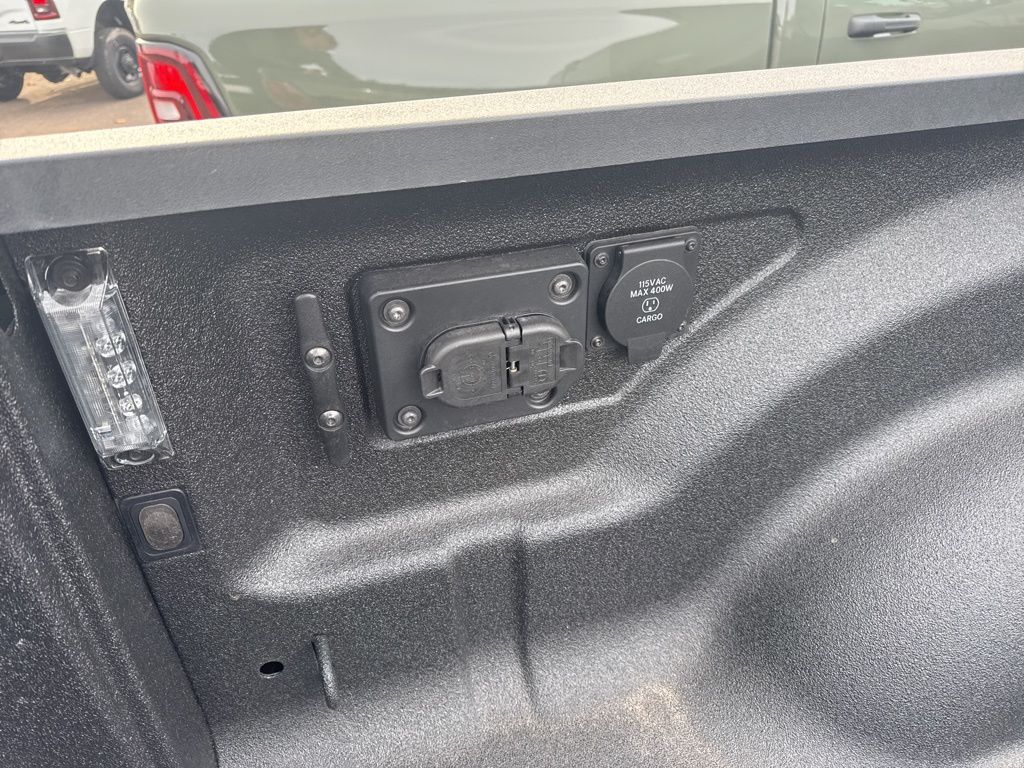 2026 RAM 3500 Laramie - Photo 19