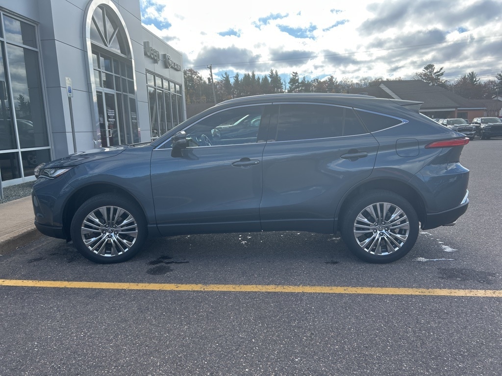 Used 2024 Toyota Venza XLE SUV