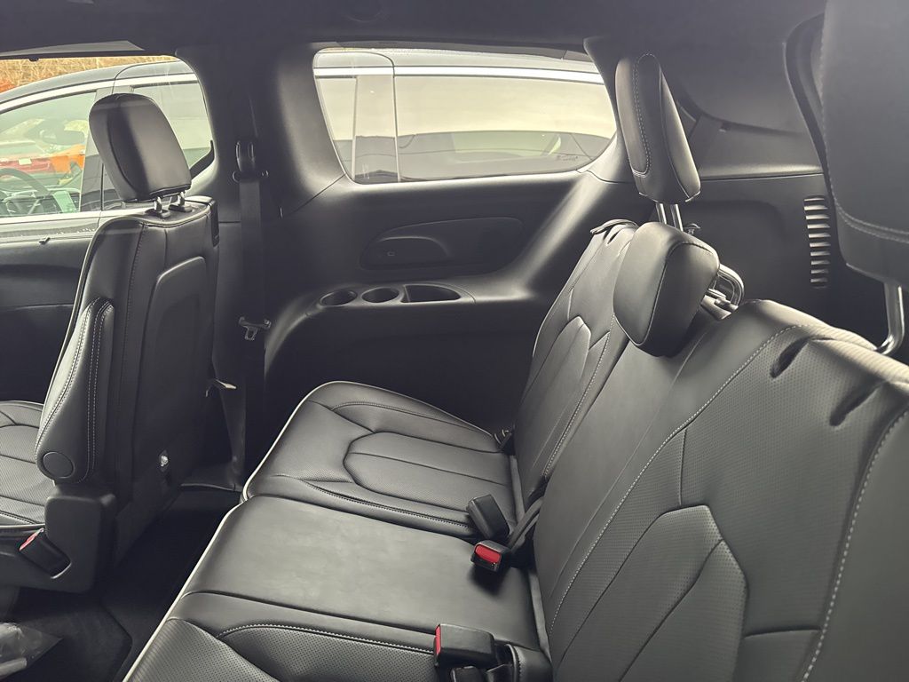 2026 Chrysler Pacifica Limited - Photo 10