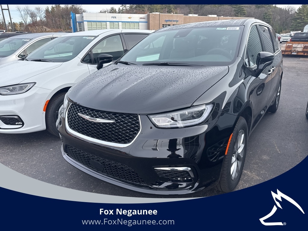 New 2026 Chrysler Pacifica LIMITED AWD Passenger Van