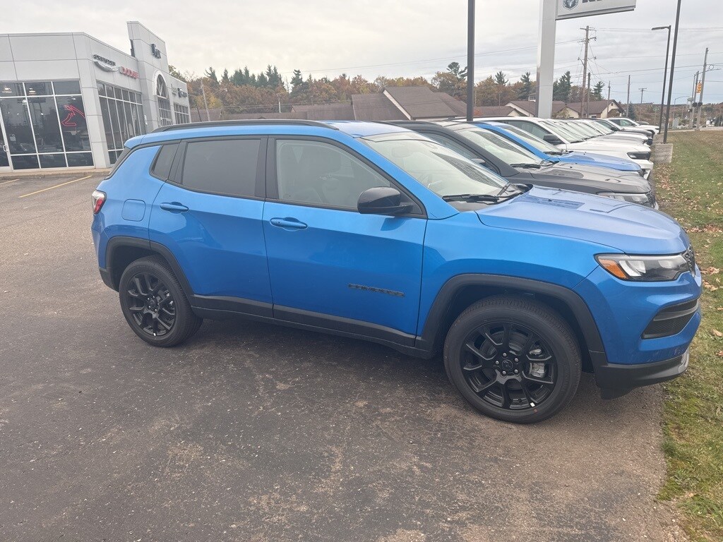 2026 Jeep Compass Latitude Altitude Special Edition photo 2