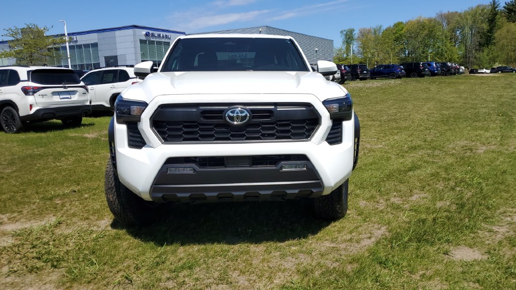 Used 2025 Toyota Tacoma SR5 Truck Double Cab