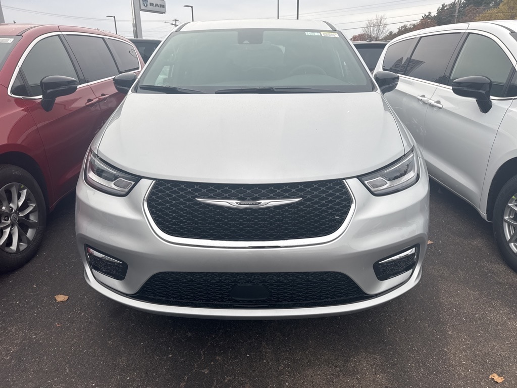 New 2026 Chrysler Pacifica SELECT AWD Passenger Van