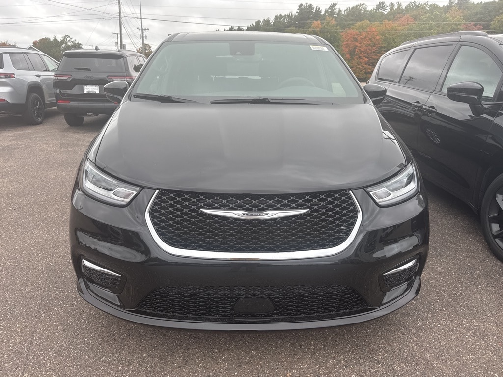 New 2026 Chrysler Pacifica SELECT Passenger Van