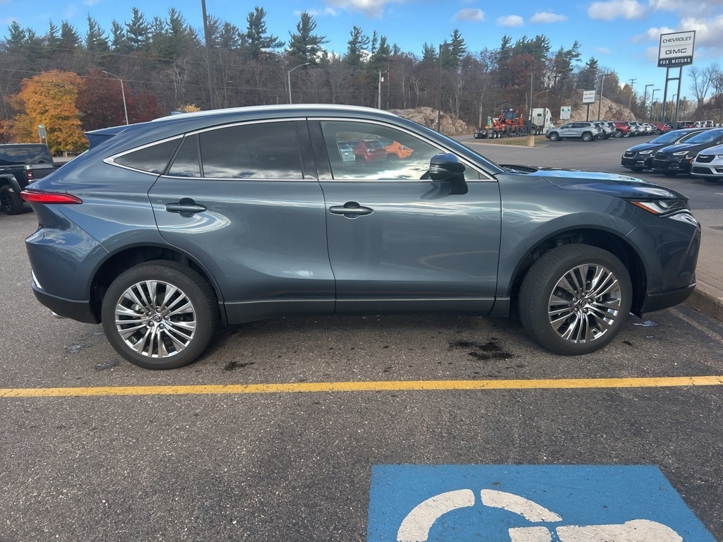 Used 2024 Toyota Venza XLE SUV
