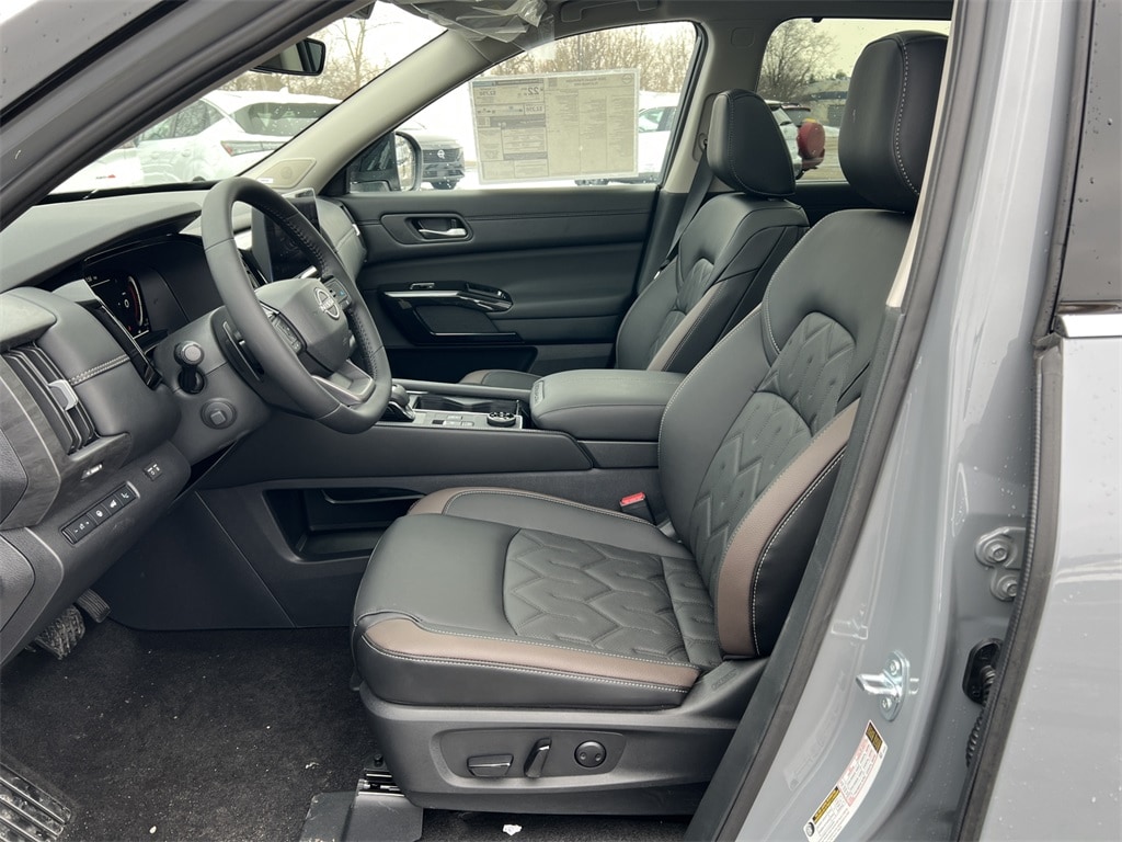 New 2026 Nissan Pathfinder Platinum SUV