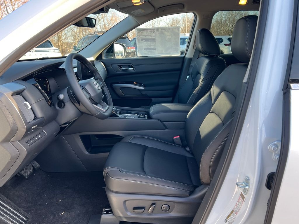 New 2026 Nissan Pathfinder SL SUV