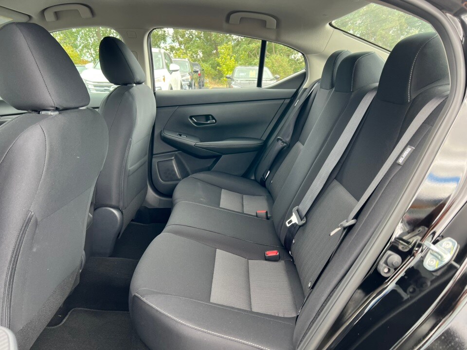 2025 Nissan Sentra SV photo 2