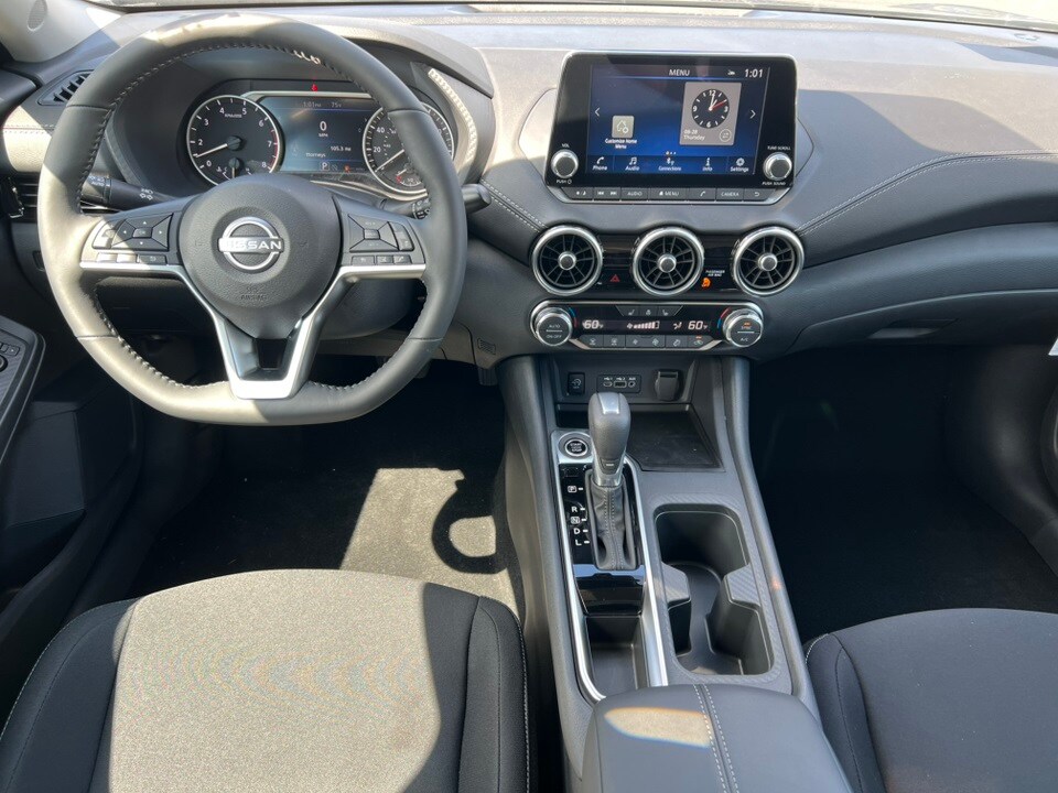 2025 Nissan Sentra SV photo 2