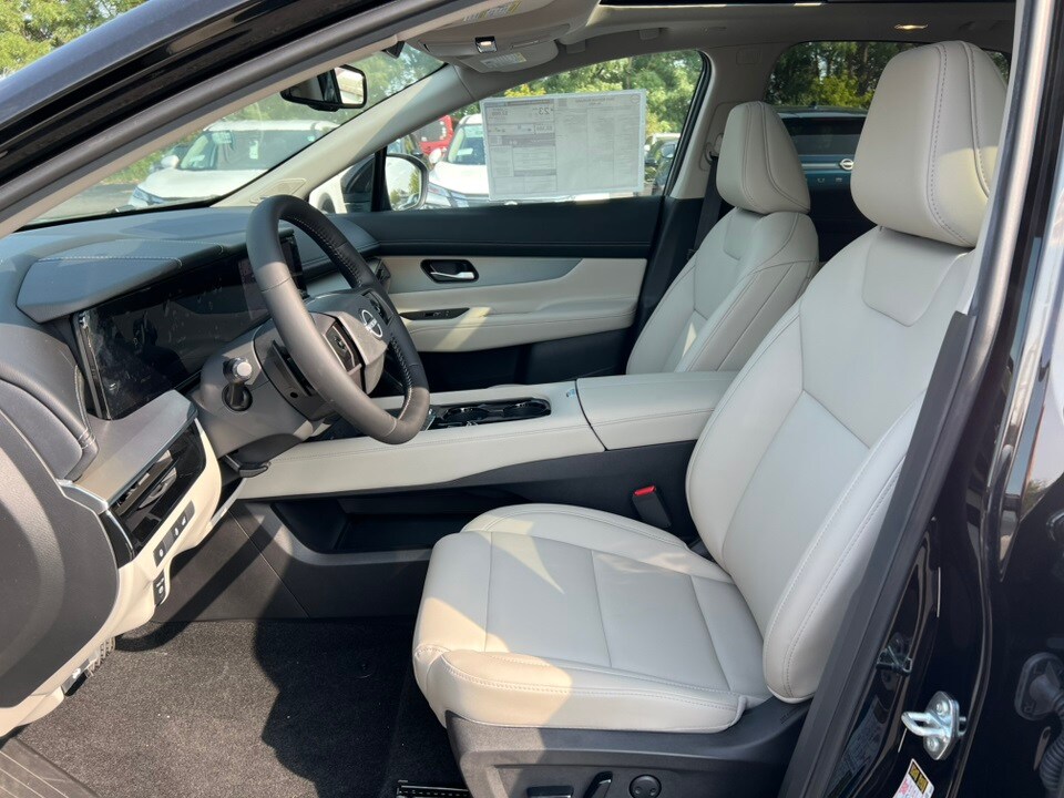 2025 Nissan Murano SL photo 2