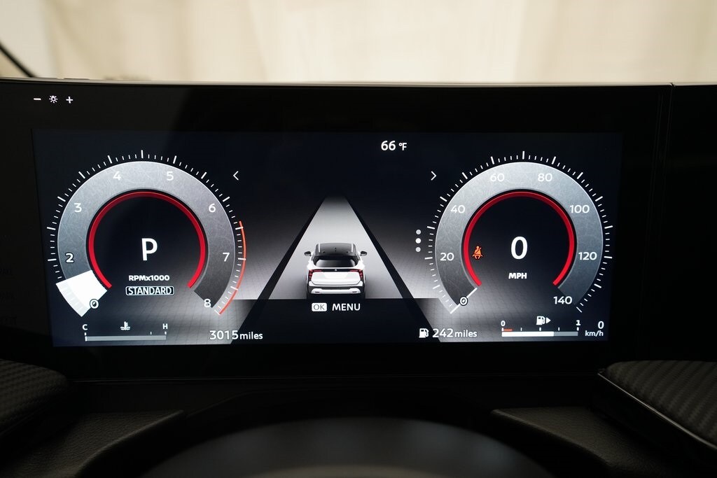 2025 Nissan Kicks SR photo 2