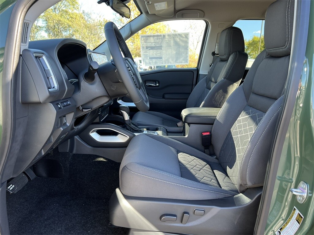 2026 Nissan Frontier SV photo 3