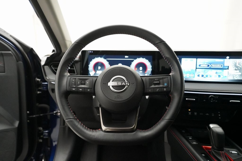 2025 Nissan Kicks SR photo 4