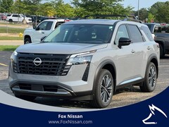 2026 Nissan Pathfinder Platinum SUV