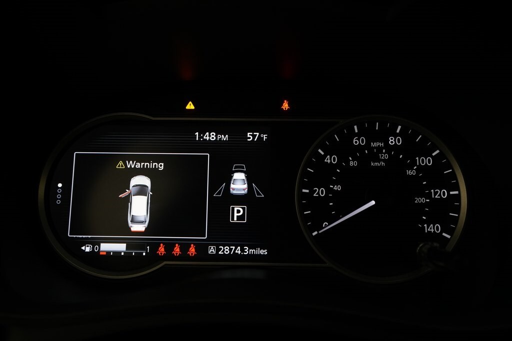 2024 Nissan Versa 1.6 SV photo 2