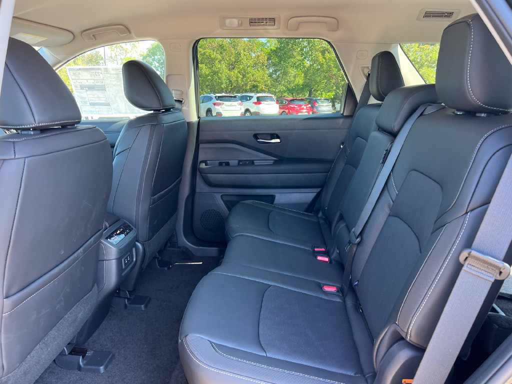 New 2026 Nissan Pathfinder SL SUV