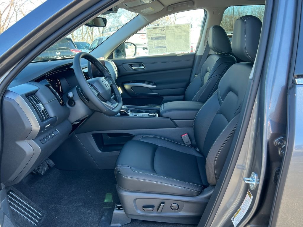 New 2026 Nissan Pathfinder SL SUV