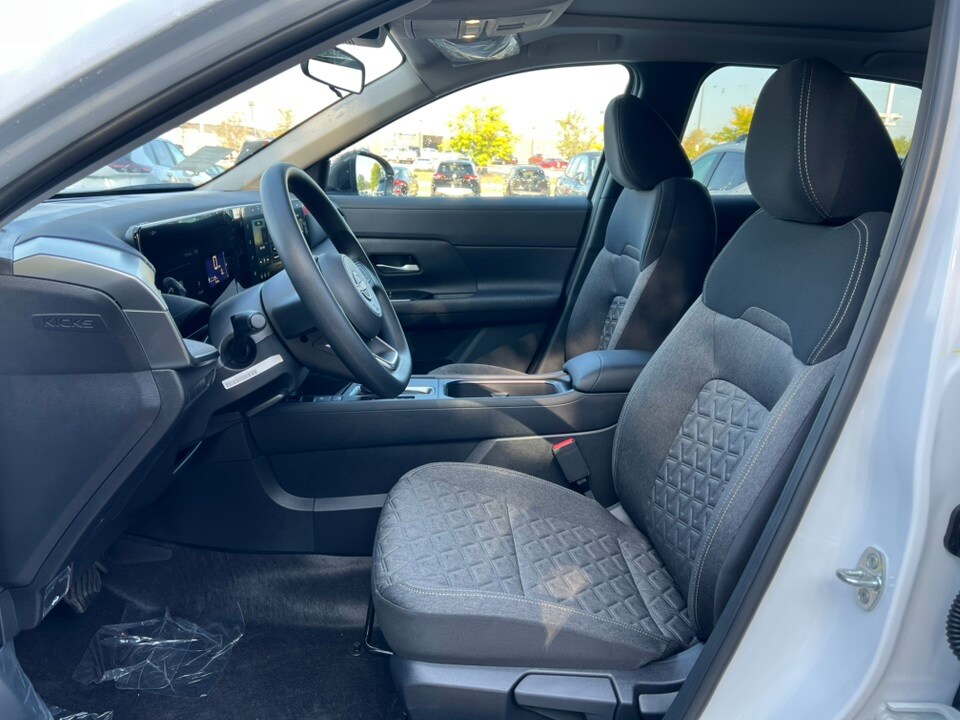 2026 Nissan Kicks SV photo 4